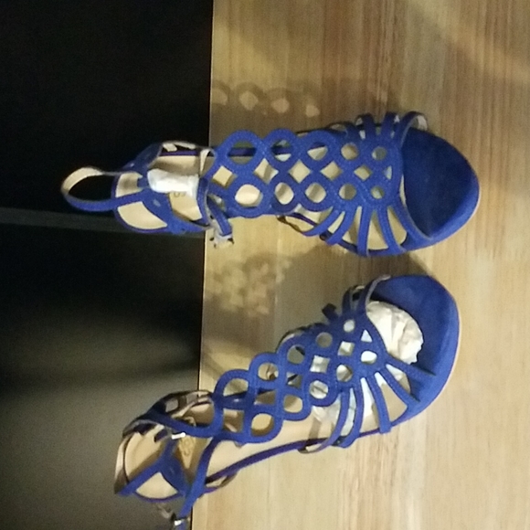 Blue suede Stilettos. - Picture 5 of 5